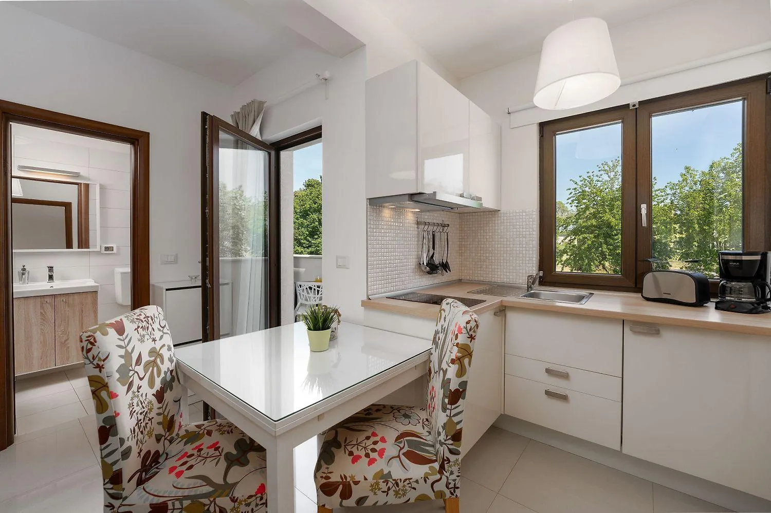 Strandnahes Apartment Mit Jacuzzi, Meerblick, Pool, Privatem Balkon, Nur 100 Meter Zum Strand Funtana Croatia