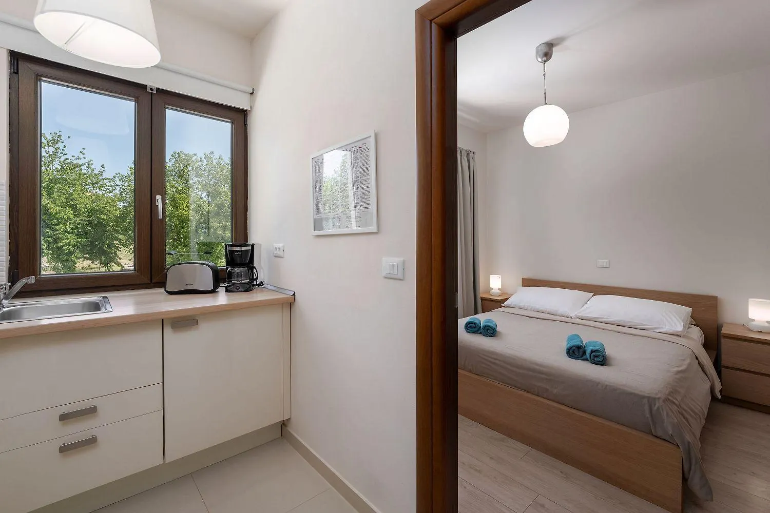Strandnahes Apartment Mit Jacuzzi, Meerblick, Pool, Privatem Balkon, Nur 100 Meter Zum Strand Funtana 0*,